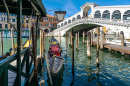 Rialto Bridge on the Grand Canal, Venice, Italy